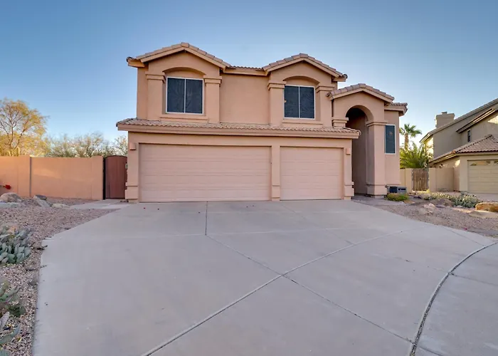 On Golf Course W/ Private Pool In Phoenix! Holiday home