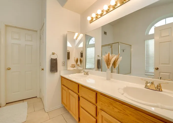 Holiday home On Golf Course W/ Private Pool In Phoenix!