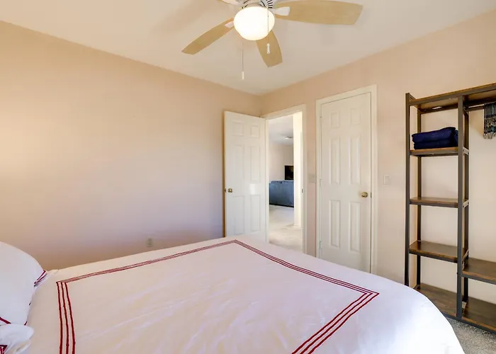 On Golf Course W/ Private Pool In Phoenix! Holiday home