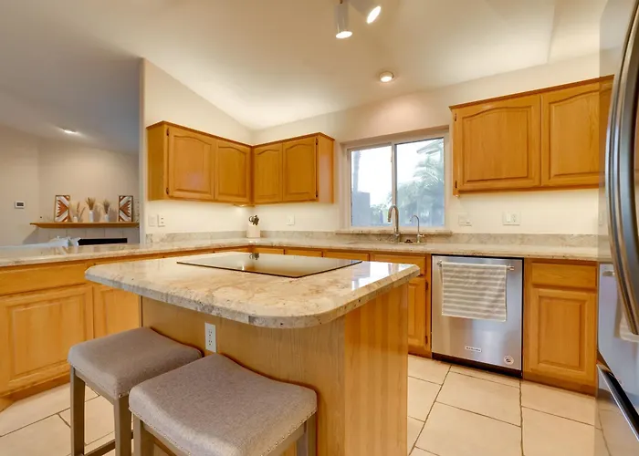 Holiday home On Golf Course W/ Private Pool In Phoenix!